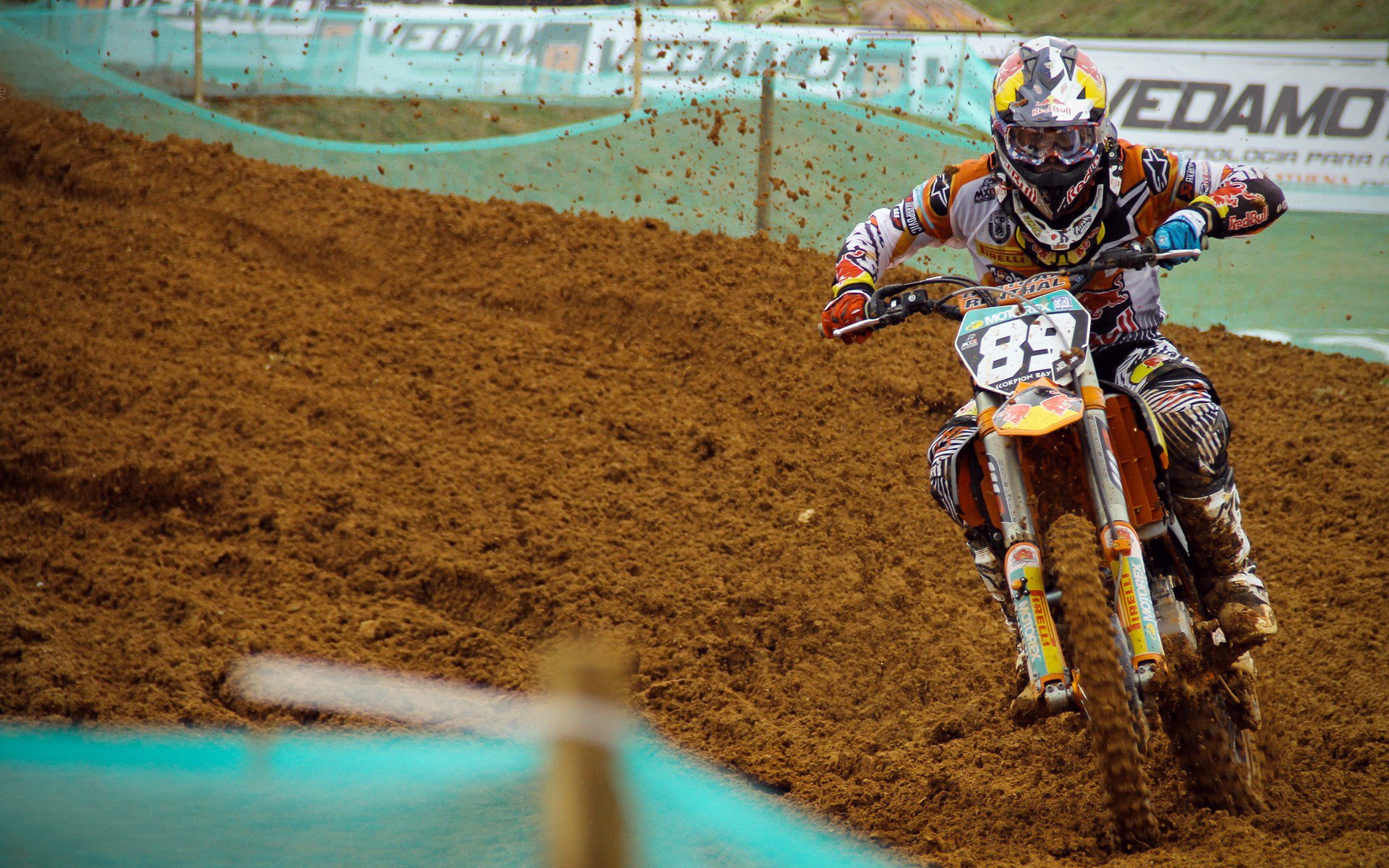 卢卡库独舞伊比利亚之夜，个人能力完全释放，葡萄牙体育憾负莱比锡红牛