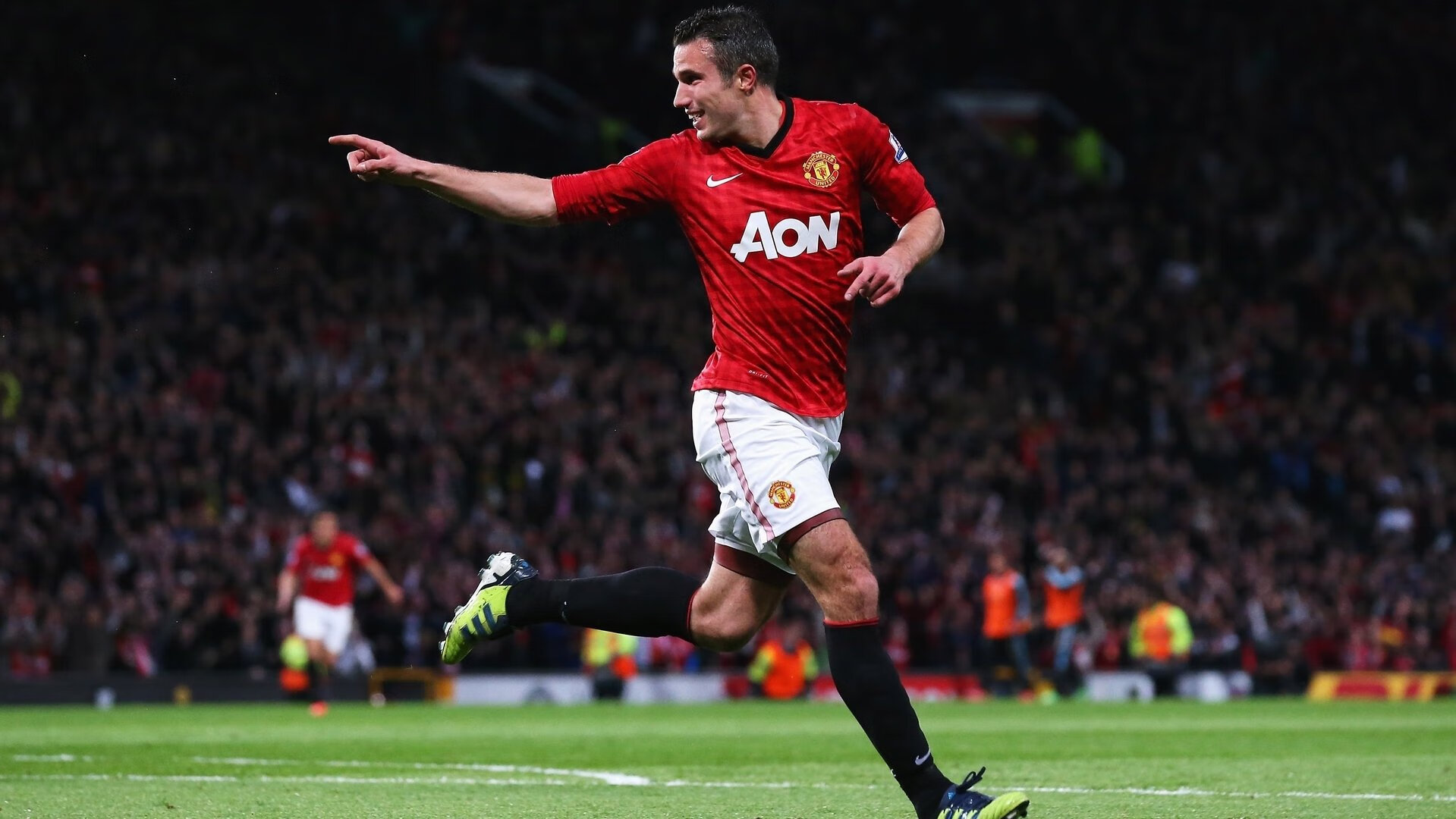 绿茵场上的双城记,德甲争冠的窒息时刻与墨西哥的末节魔法